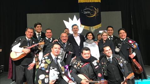 Estudiantina UAQ toca en festival de Canadá