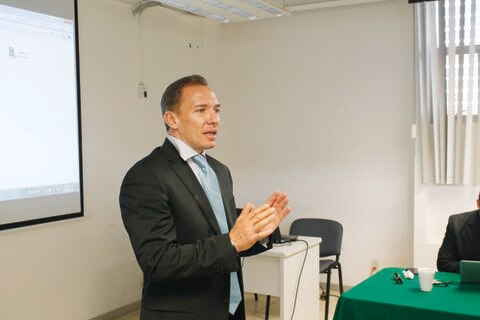 Asesora USAID avances del Proyecto Cosmos