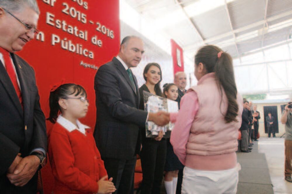 Los estudiantes son la esperanza de México: José Calzada