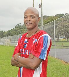 Técnico a la prensa