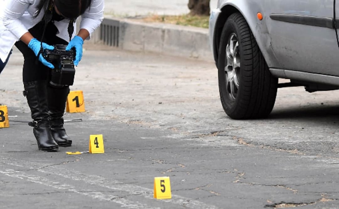 Joven se opone a asalto y balean a su novia en CDMX