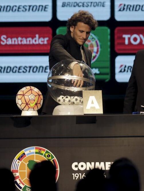 Sonríe la fortuna a los universitarios y quedan en un grupo no complicado