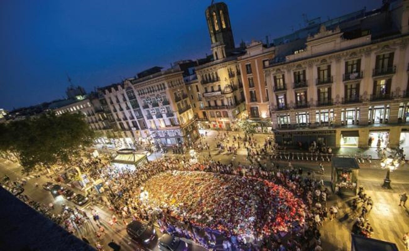 “No tengo miedo”, gritan miles en Barcelona