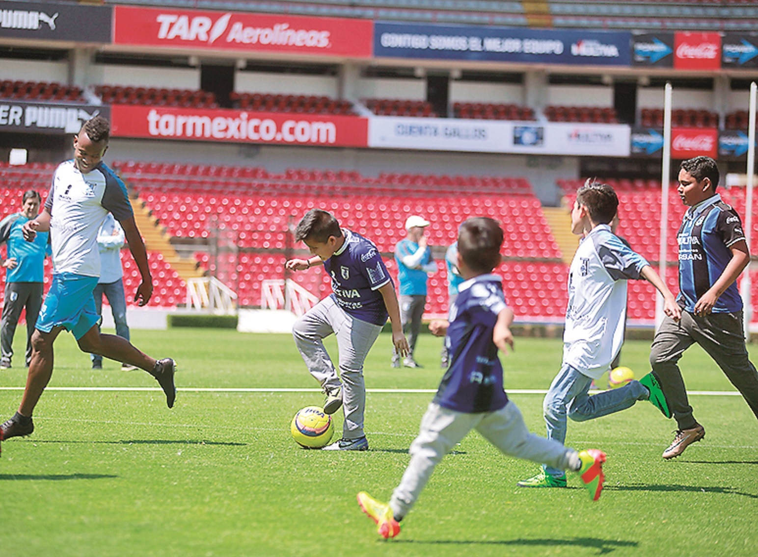 Gallos celebra a niños a lo grande