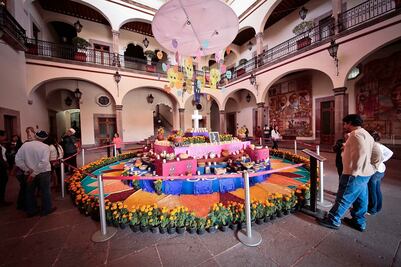 Inician preparativos para Día de Muertos  