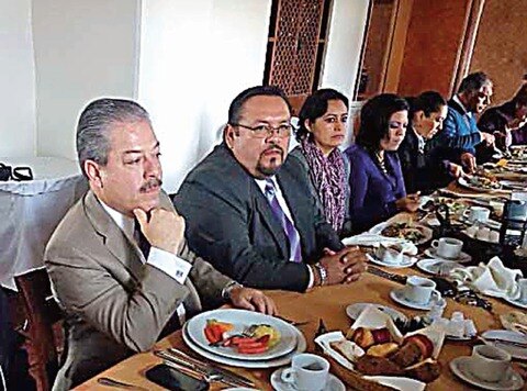 Aspirante de PES expone propuestas