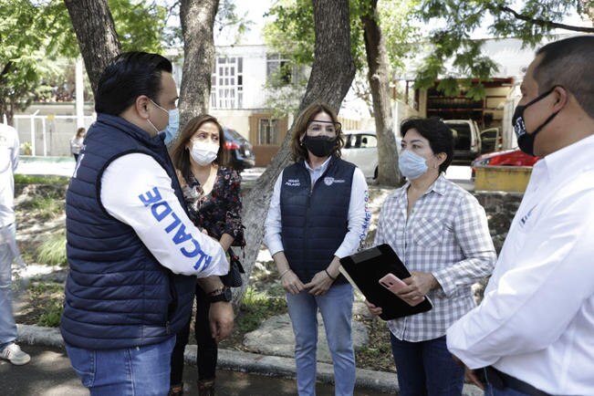 Entrega Luis Nava reencarpetamiento de calles en Arquitos