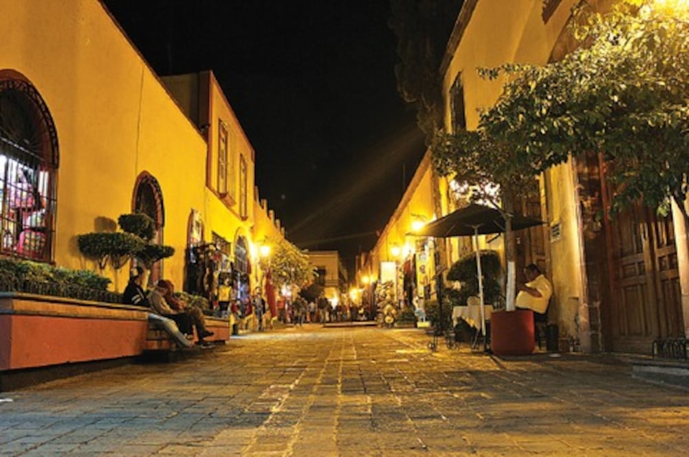 De noche en la ciudad de Querétaro