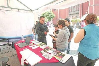 Instalan ocho módulos para dar atención a los turistas