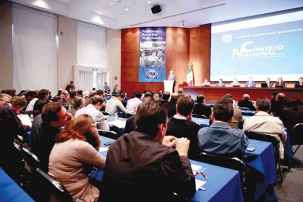 Panistas cambiarán estatutos, dice Báez