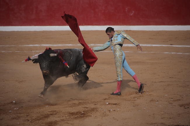 Diego Silveti no tiene suerte con la espada
