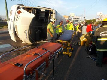 Percance entre taxibus y trailer