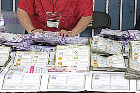 Espera al IEEQ larga jornada de conteo