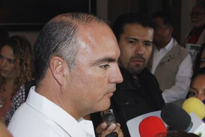 Invitan a gobernador a foro internacional