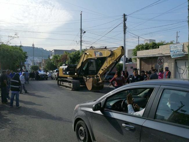 Detienen a 5 personas por bloquear obra del Qrobús