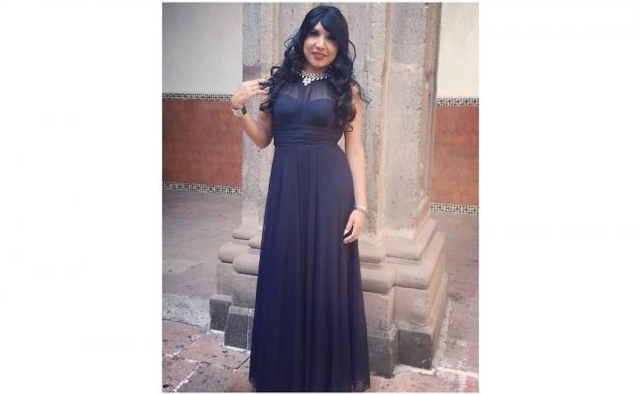 Primera mujer transgénero recibe título de licenciada en Guanajuato