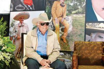 “Seguiré cantando y tomando tequila”