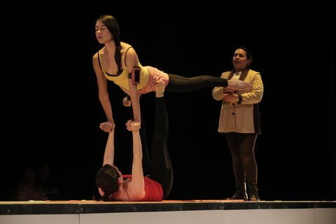 Aspiracional va por 100 funciones