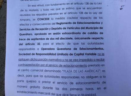 Usuarios protestan por cobro de estacionamientos