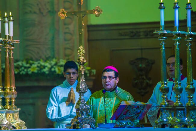 El obispo Faustino Armendáriz pidió a los diferentes niveles de gobierno que se trabaje en conjunto para eliminar la inseguridad que se vive en Querétaro (DEMIAN CHAVEZ. EL UNIV)