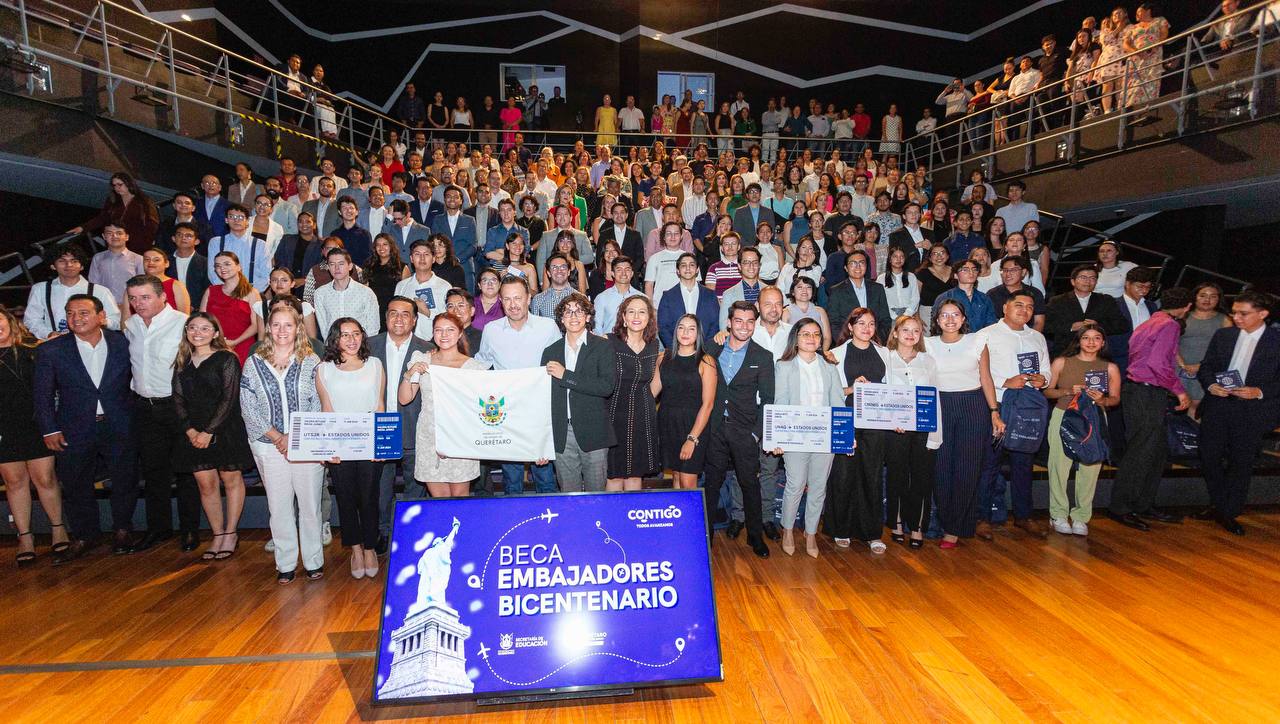 Becan a 90 jóvenes queretanos para estudiar en Estados Unidos
