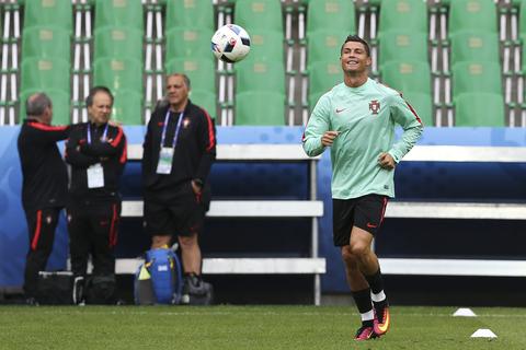 Ronaldo, por historia  en la Euro