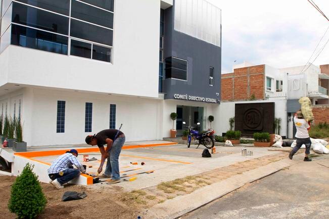 El Partido Acción Nacional estima utilizar el presupuesto del siguiente año en la consrucción de tres sedes municipales más: Arroyo Seco, San Juan del Río y Tequisquiapan. Actualmente ningún municipio tiene sedes propias (CÉSAR GÓMEZ. EL UNIVERSAL)