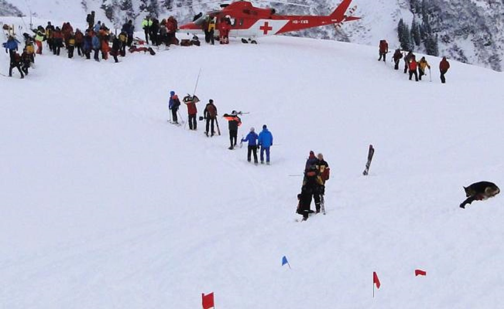 Un muerto y tres desaparecidos por una avalancha en Suiza | El ...