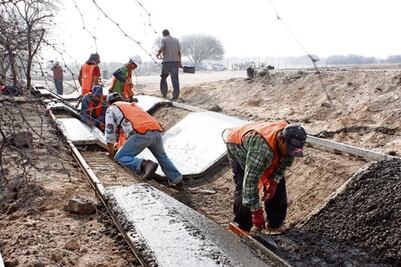 Laboran con 220 firmas constructoras