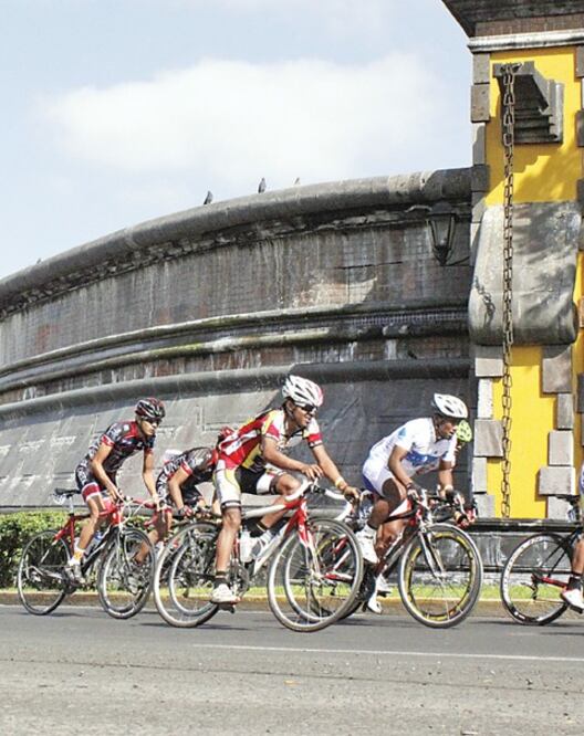 Héctor Rangel sube al podio en Ruta Centro