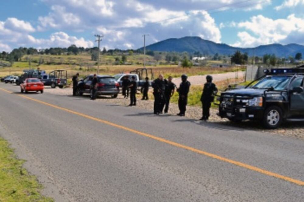 PoEs asegura seis vehículos por robo