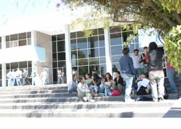 Pide a sociedad unirse por los universitarios