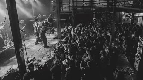 LosPetitFellas lanzan el tema “Música de Contrabando”