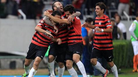 Gallos y Zorros, motivados con dinero