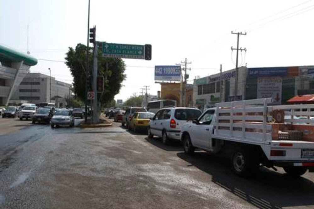 Semáforos provocan caos vial al dejar de funcionar