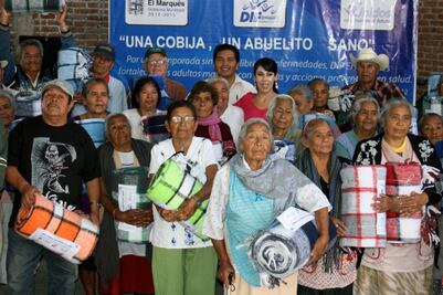 Atienden a población de tercera edad en El Marqués