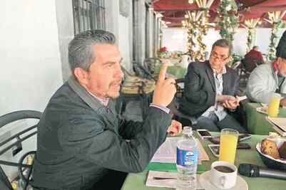 Buscan abastecer de medicamentos