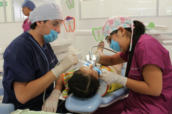 Harían alumnos de UAQ estancias en EU