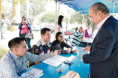 Calderón Hinojosa renuncia al PAN
