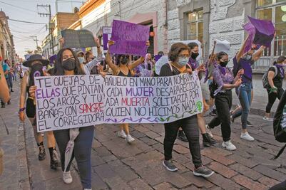 "Ni una más, ni una más, ni una detenida más", gritaron las mujeres por el 8M en Querétaro