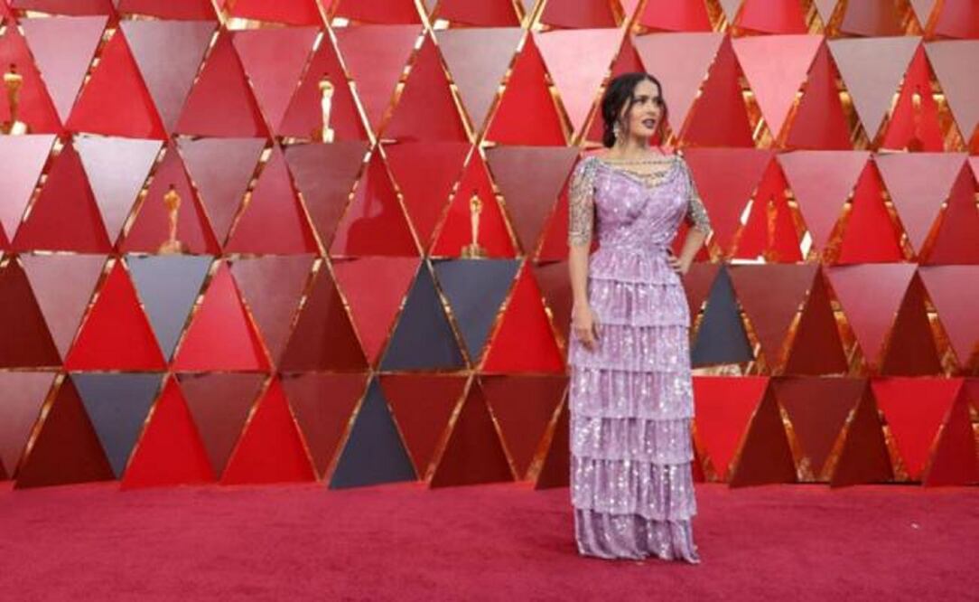 El vestido de Salma Hayek no recibió buenos comentarios Foto: AFP
