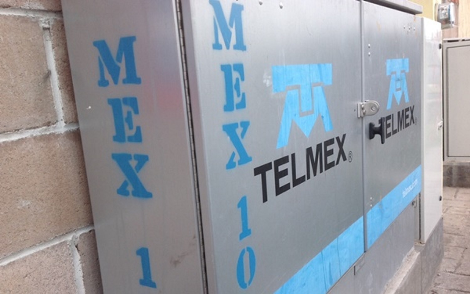 Detienen a tres por robar cable a Telmex