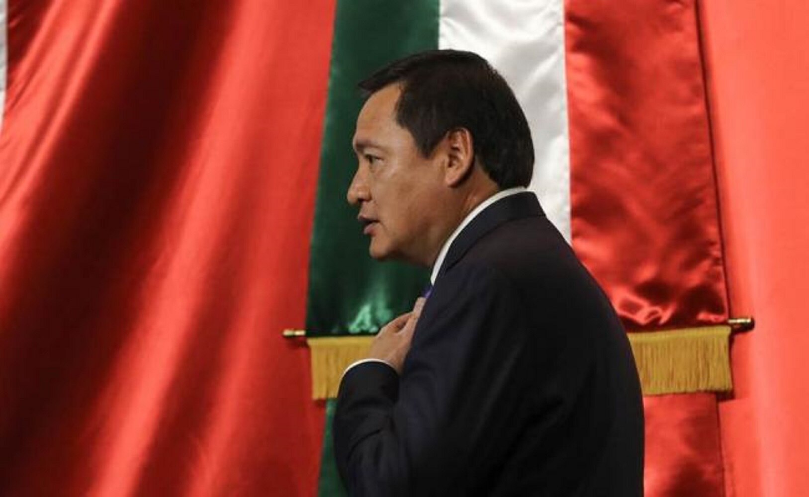 Deja Osorio Chong la Segob; va al Senado