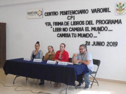 Rafael Volta comparte su poesía con reclusos 