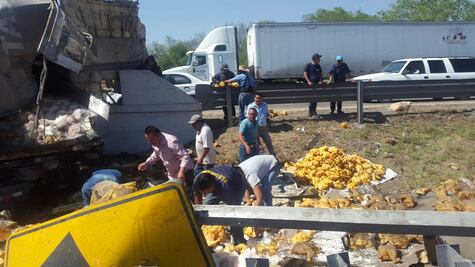 #Avance Se desprende contenedor cargado con pollos en la México-Querétaro