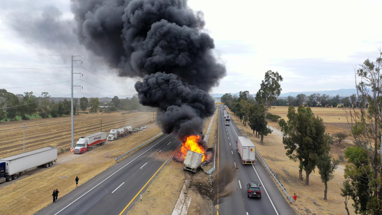 Por accidente, hay cierre parcial en la Querétaro-San Luis