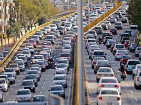 Sale caro al país la anarquía vial: SCT