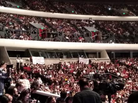 AMLO ofrece recursos a infraestructura y programas sociales de ganar Presidencia
