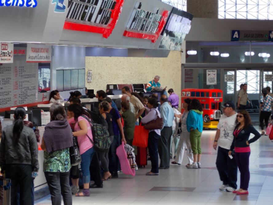 Vigilan militares terminal de autobuses