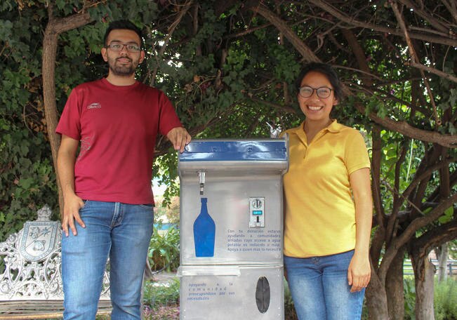 Crean despachador de agua ‘inteligente’ alumnos de la UAQ